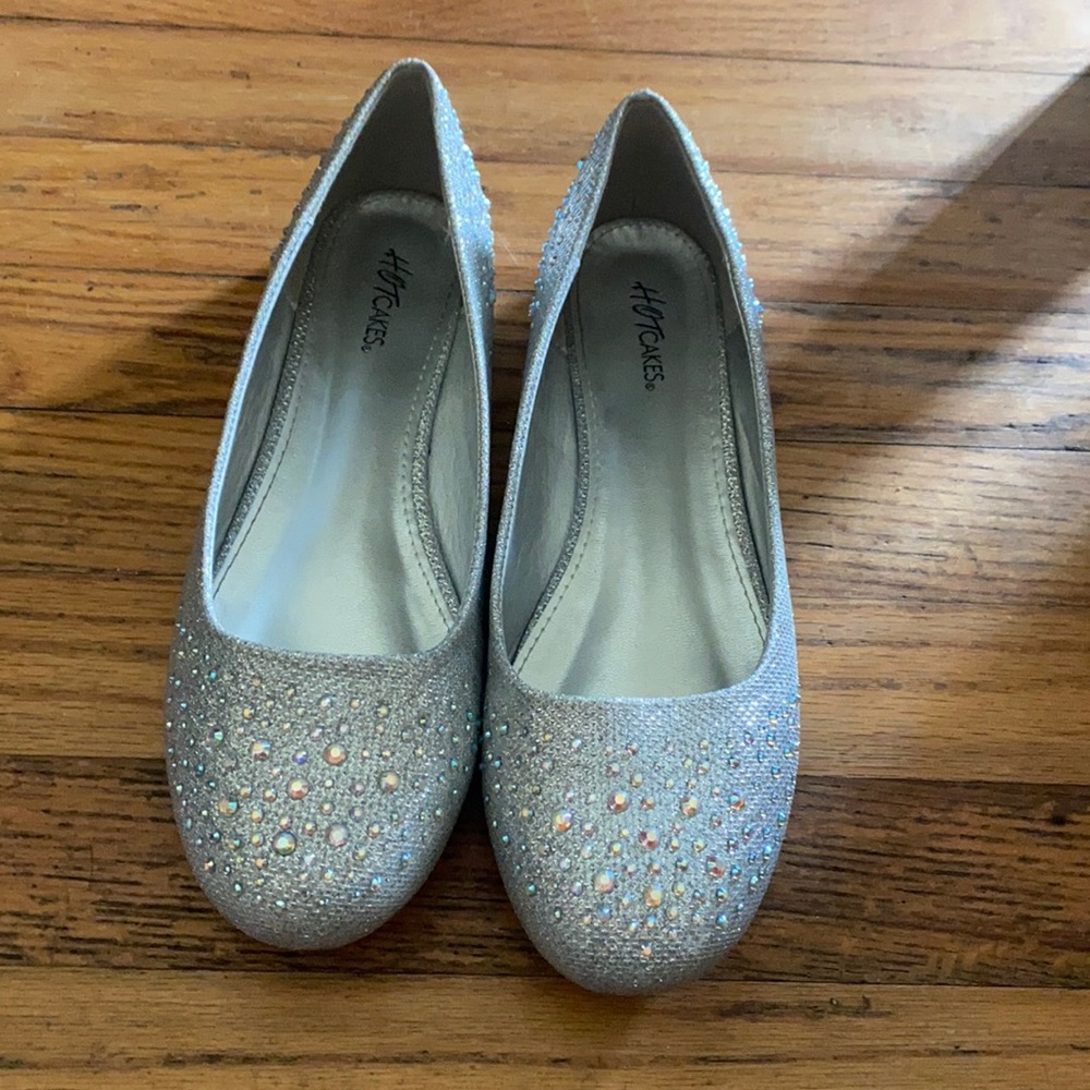 Women’s dress flats